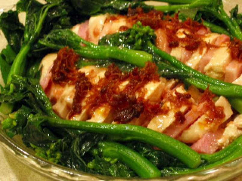 Yoke Lan Kai/Steamed Chicken with Ham and Kai Lan, photo 1