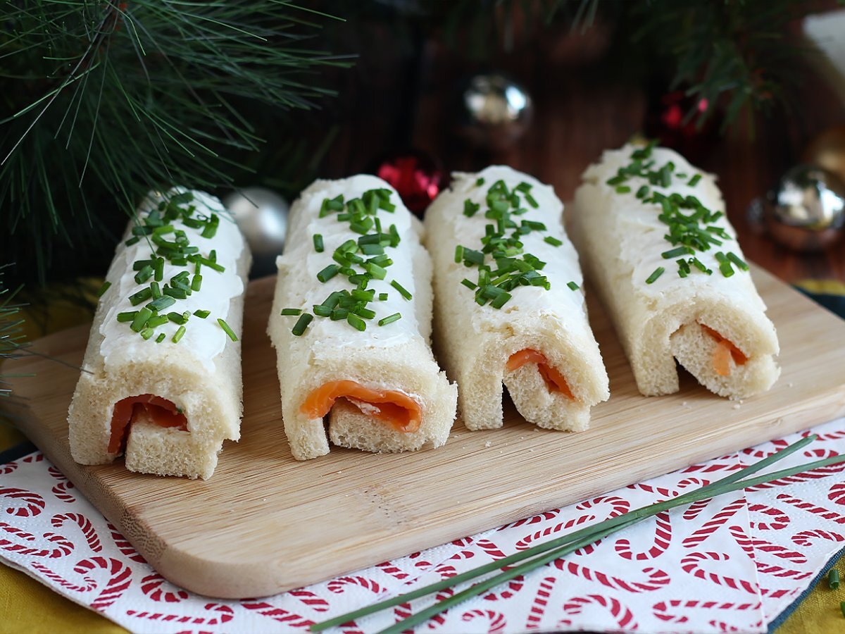 Yule log toasts for Christmas