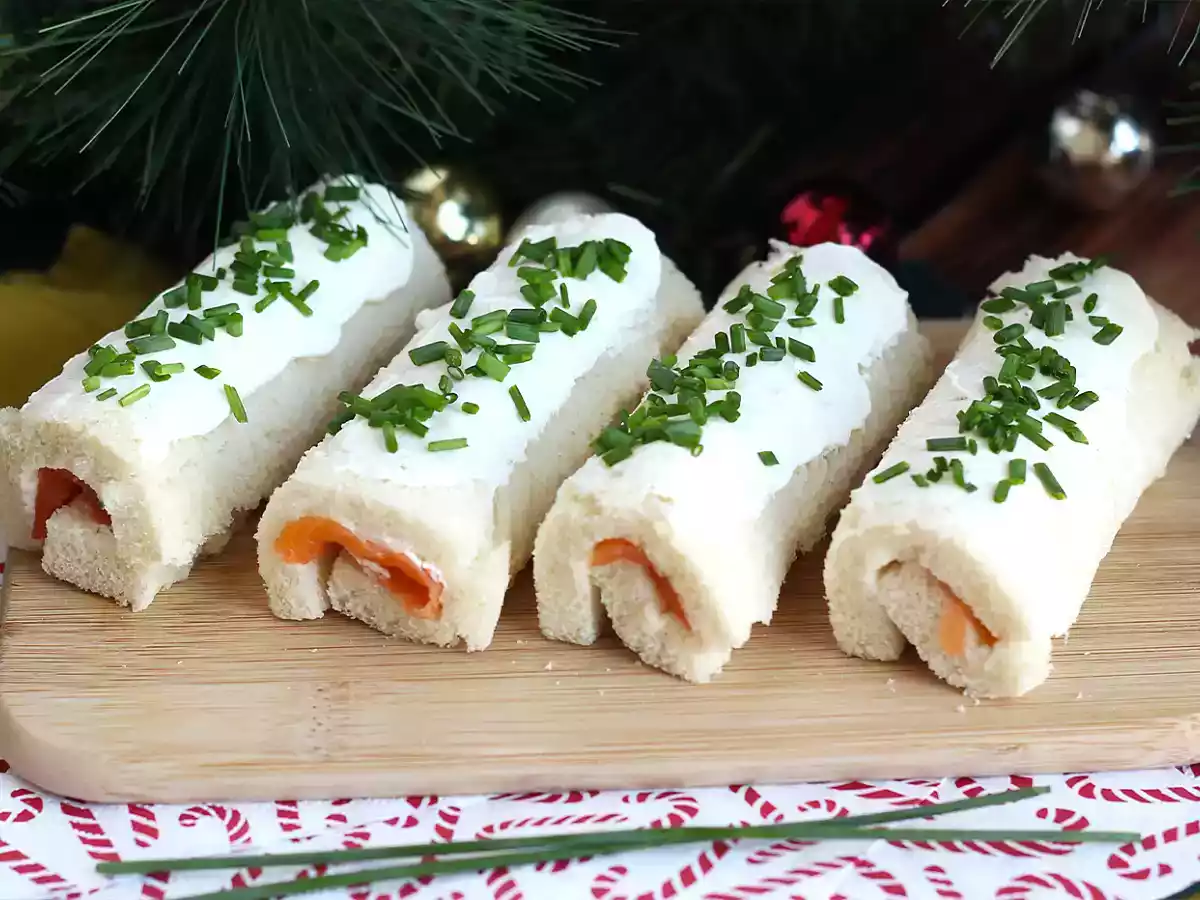 Yule log toasts for christmas - photo 5