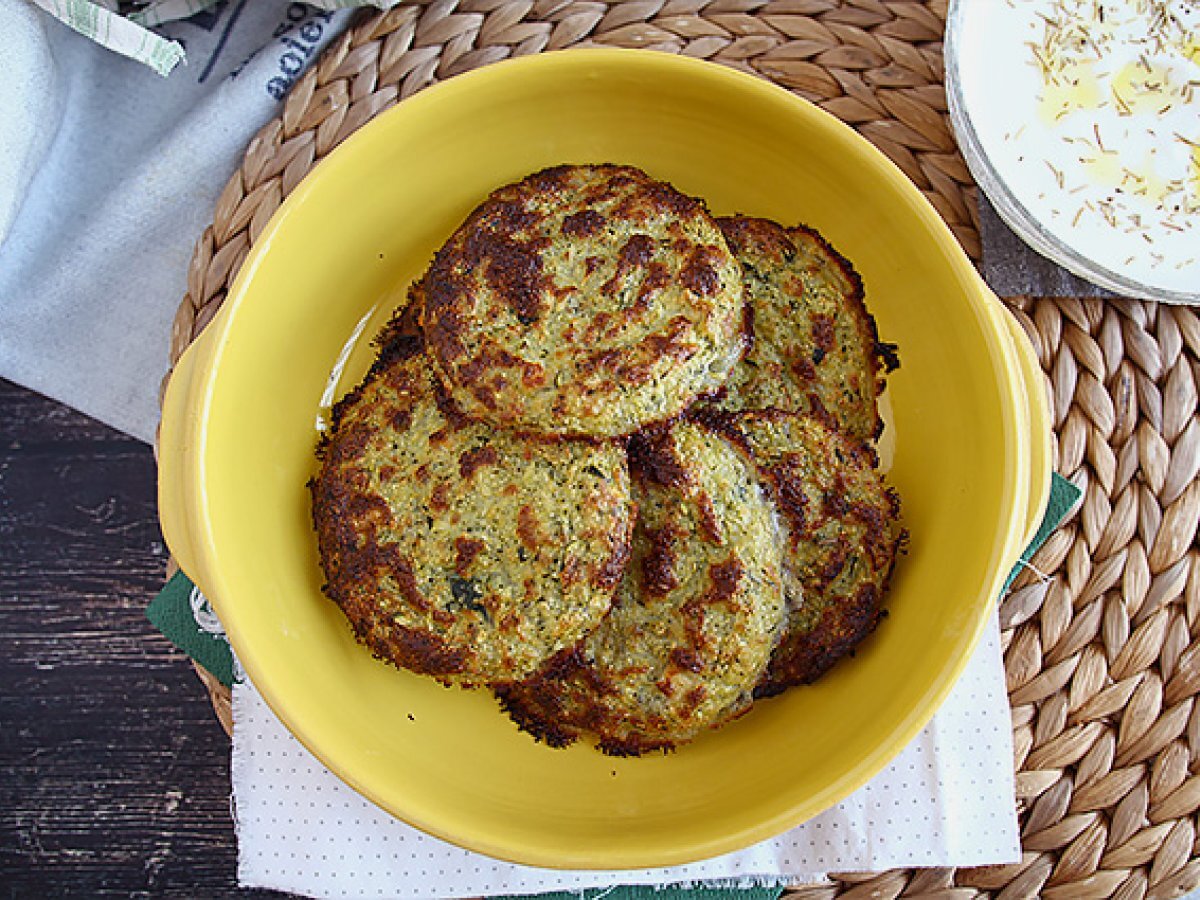 Zucchini and feta patties - photo 4