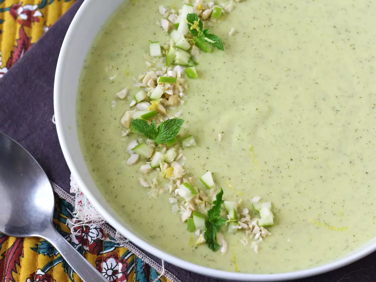 Zucchini and Green Apple Soup with Yogurt, Ready in 30 Minutes - photo 3