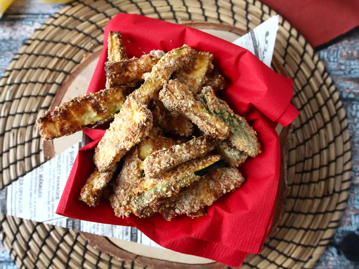Zucchini fries cooked in the air fryer - photo 5