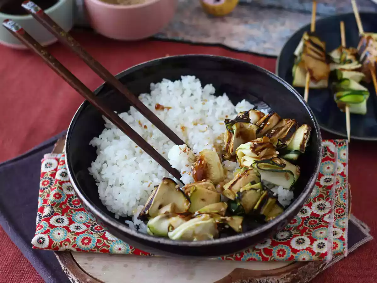 Zucchini skewers with a delicious, spicy asian sauce - photo 3