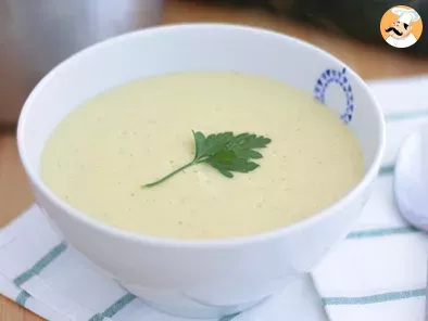 Zucchini velvet soup - Video recipe !
