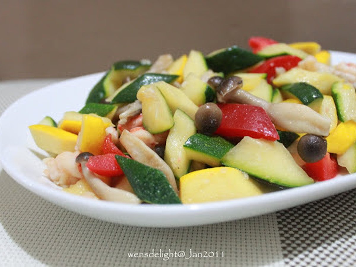 Zucchini with Capsicum, Shimeji Mushroom & Prawns - photo 2