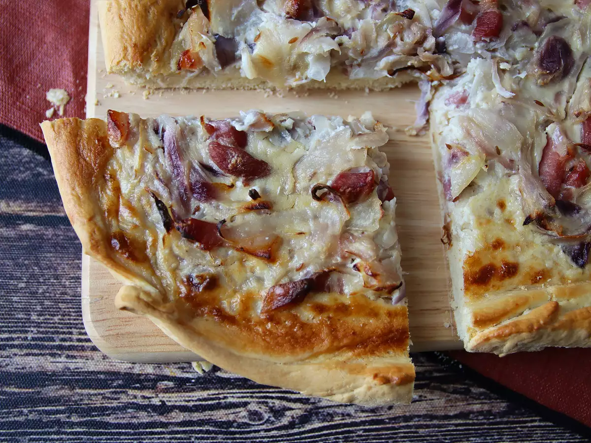 Zwiebelkuchen: the German onion tart with tender onions and bacon - photo 3