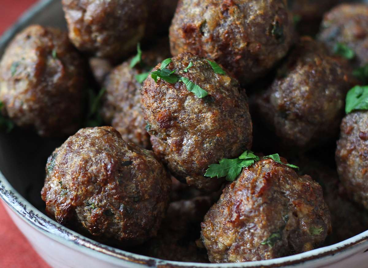Beef recipes: easy burgers, meatballs, stews and family dinners